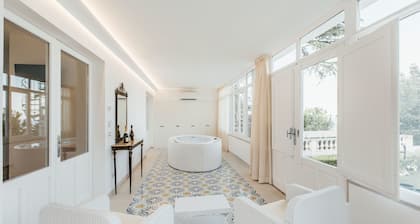 Secret Garden - Suites & Apartments