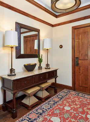 Interior - Great Slopeside Residence over the pool Elkhorn Lodge (Aspen)