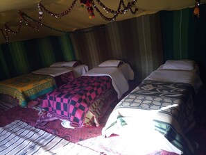 Blackout curtains, rollaway beds, bed sheets - Nomadic Luxury Camp (Taouz)
