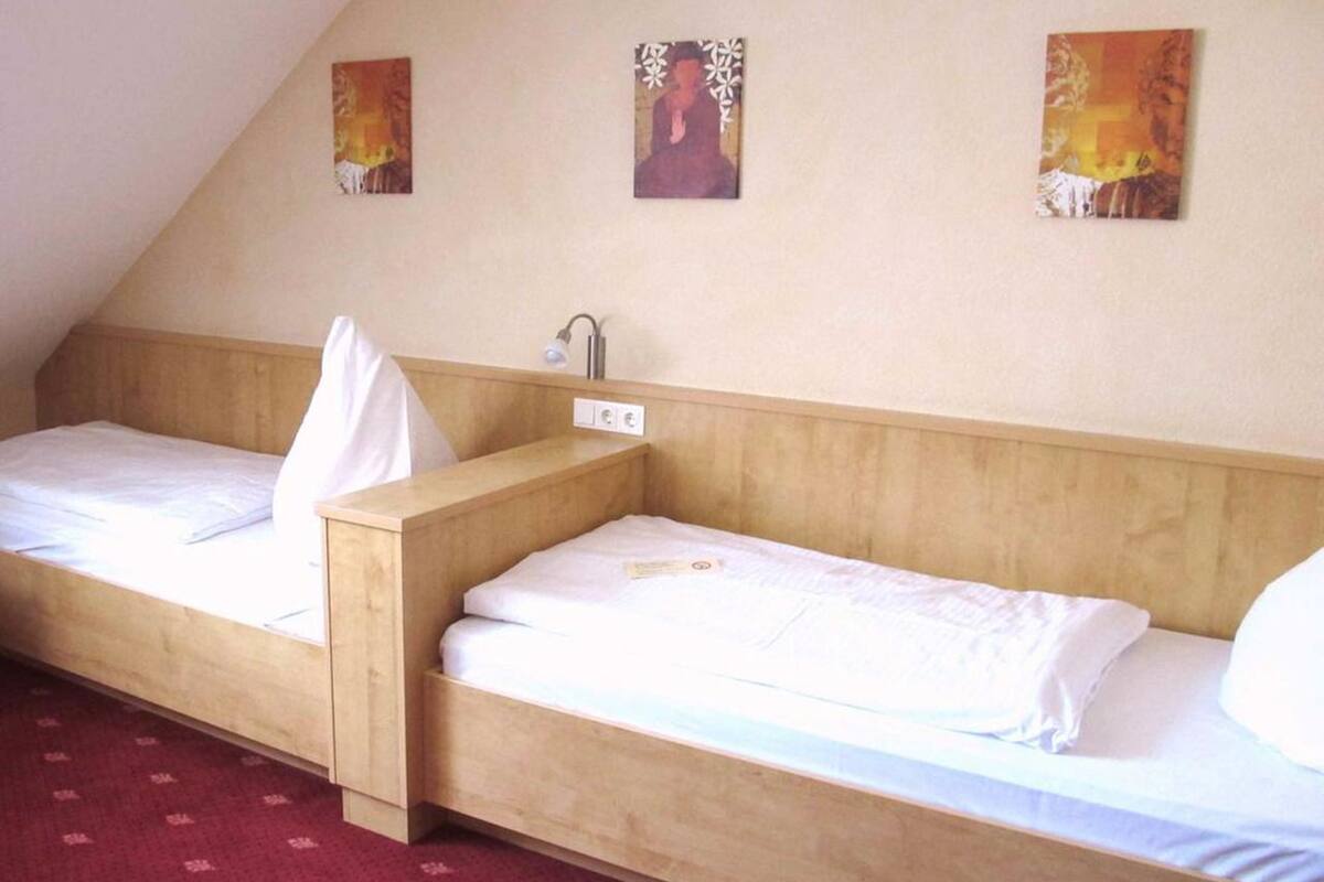 Deluxe Double or Twin Room | Soundproofing, cribs (surcharge), rollaway beds (surcharge), WiFi (free)