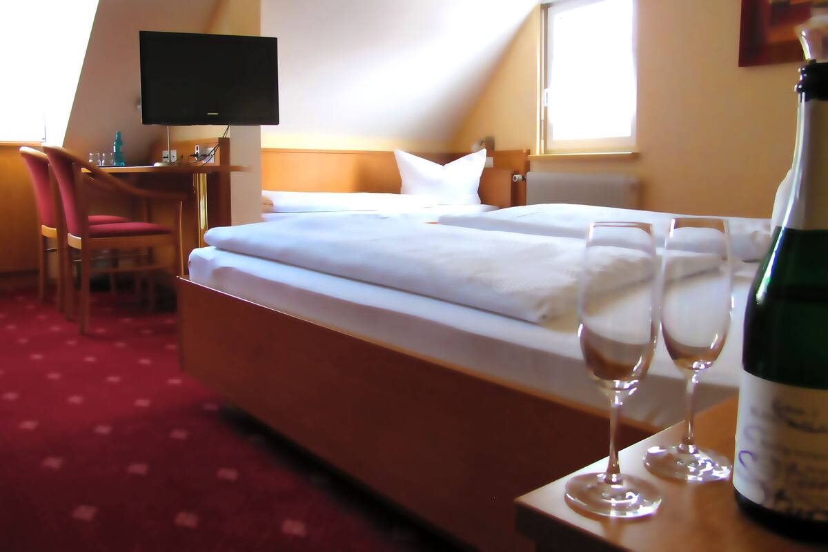 Junior Suite | Soundproofing, cribs (surcharge), rollaway beds (surcharge), WiFi (free)