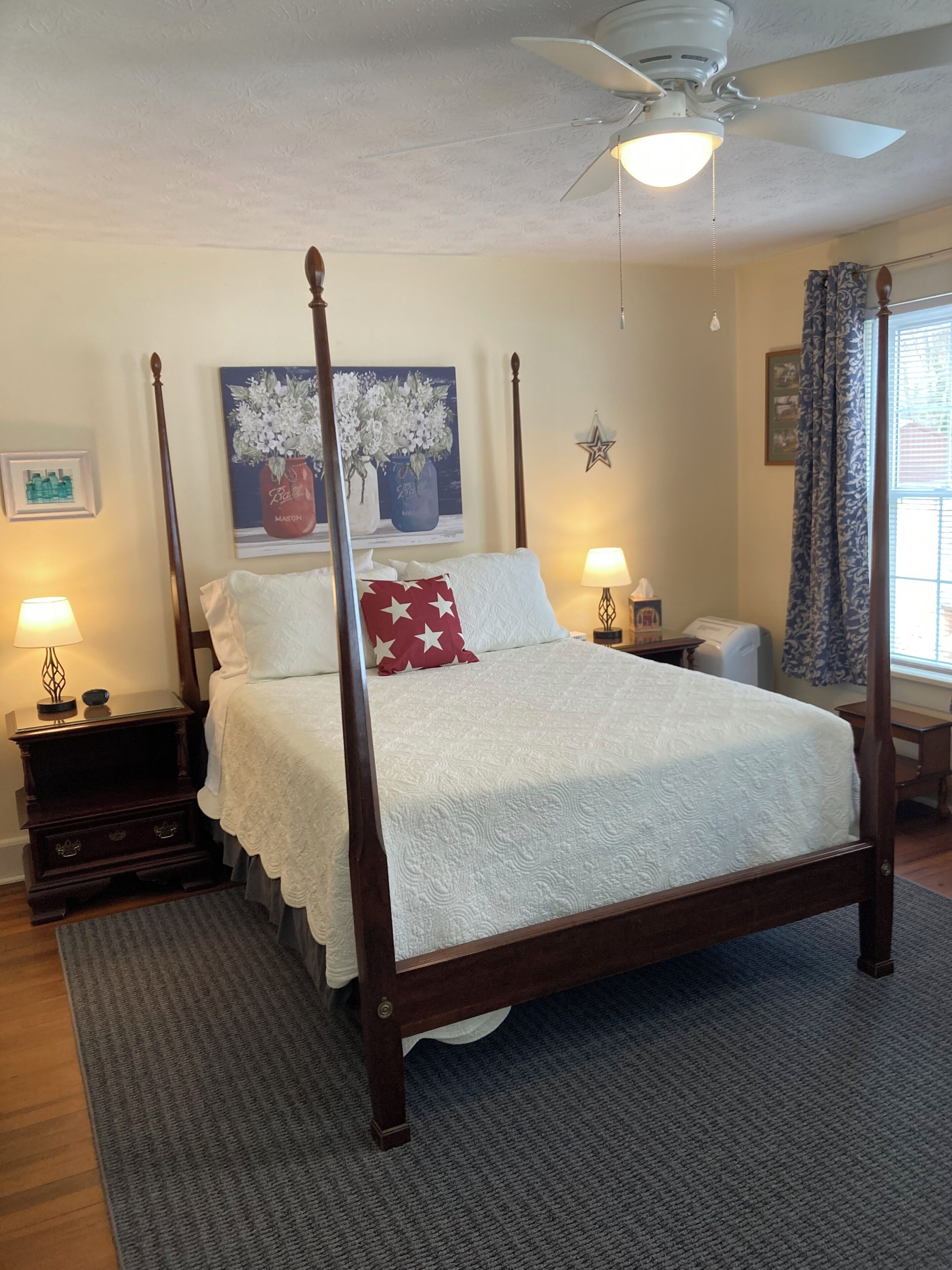 Betty's Room | Individually decorated, individually furnished, iron/ironing board