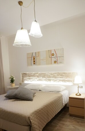 Deluxe Double or Twin Room | Premium bedding, down comforters, individually furnished - Dimora Elizabeth II (Modugno)