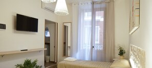 Deluxe Double or Twin Room | Premium bedding, down comforters, individually furnished - Dimora Elizabeth II (Modugno)