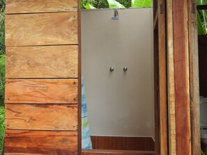 Bathroom shower - Tunky Wasi - Sapan Sachayoc - Hostel (Cusco)