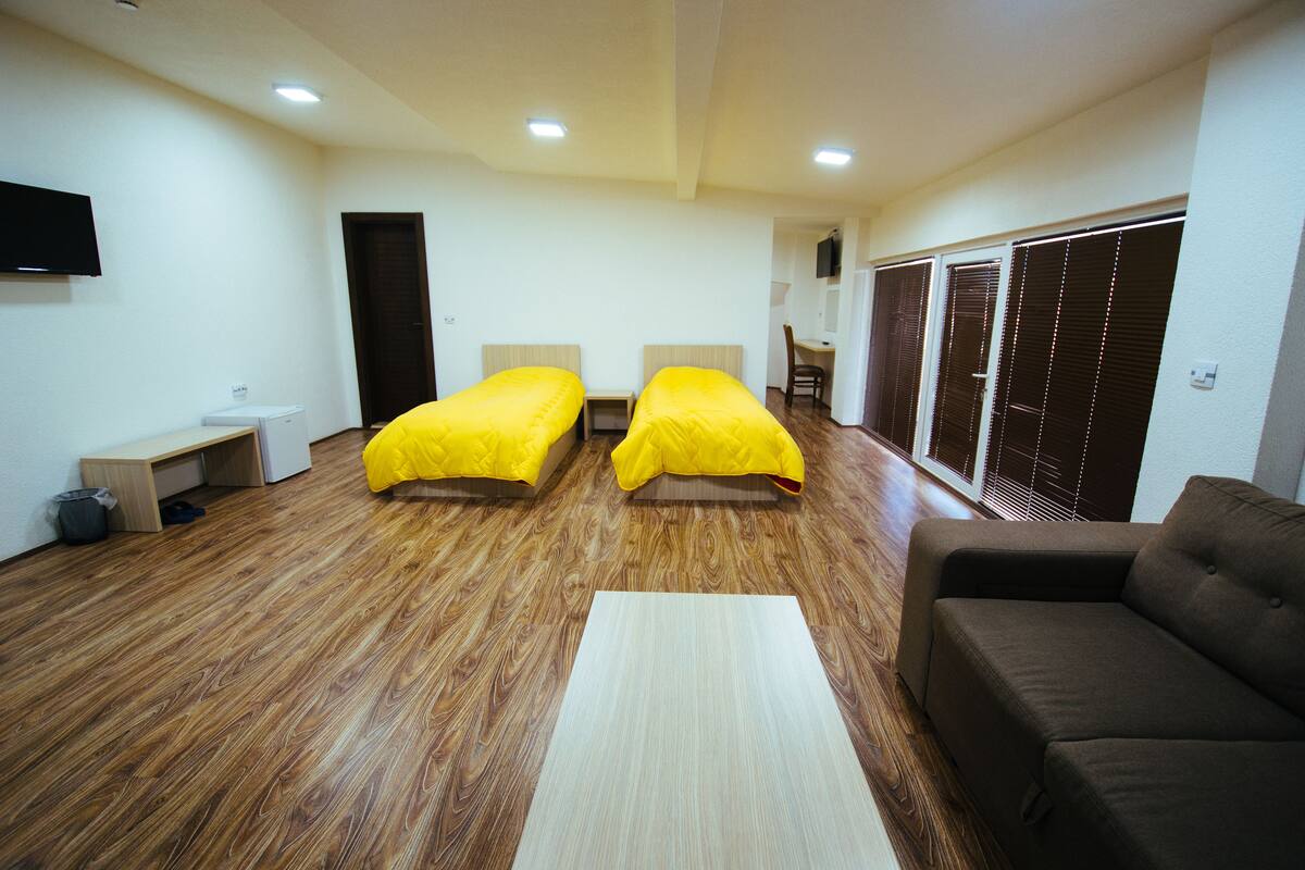 Standard-Vierbettzimmer, Balkon