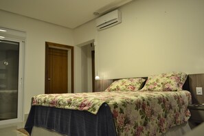 Minibar, blackout curtains, free WiFi, bed sheets