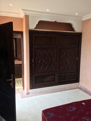 Wi-Fi gratuit, draps fournis