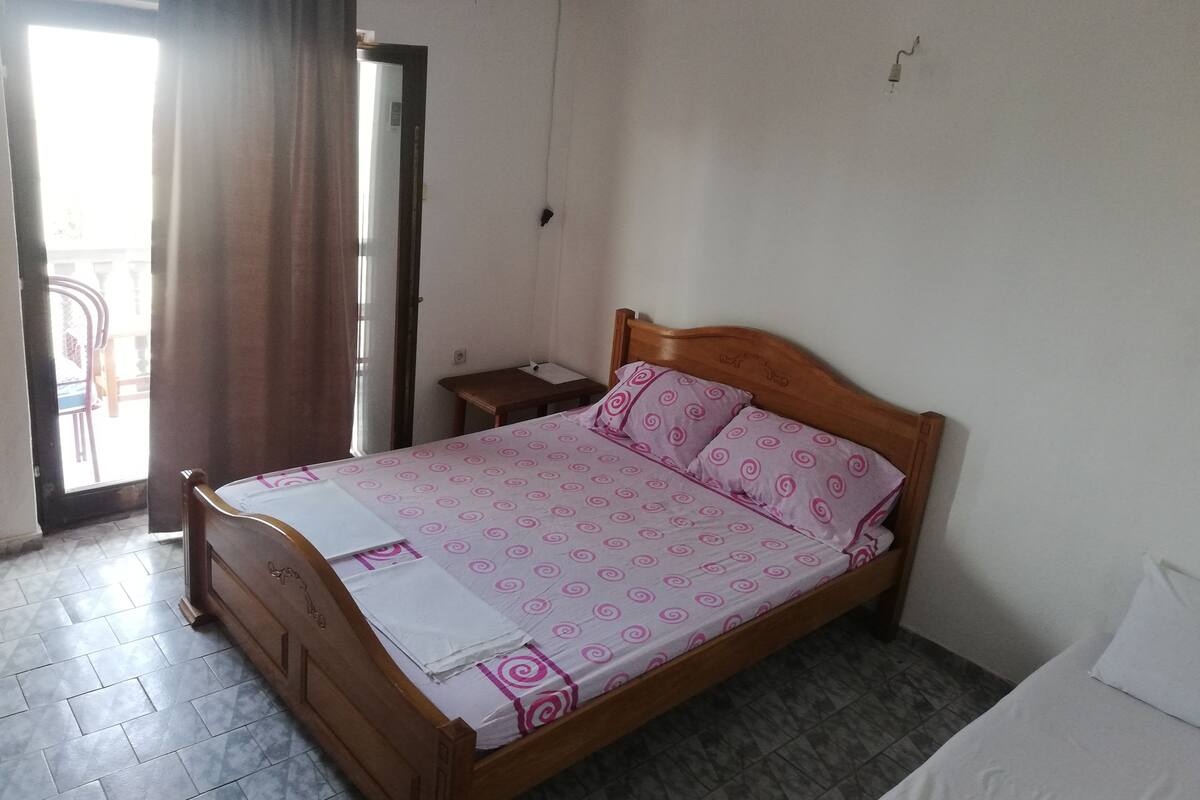 Habitación individual clásica | Muebles diferentes, escritorio y insonorización
