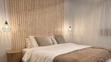 Comfort-huone | Tallelokero huoneessa, ilmainen Wi-Fi, vuodevaatteet
