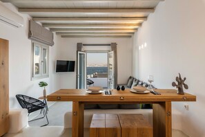 Luxe maisonnette, 3 slaapkamers, uitzicht op zee | Woonruimte | Smart-tv, Netflix en streamingdiensten