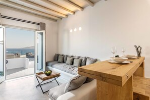 Luxury Duplex, 3 Bedrooms, Sea View | Living area