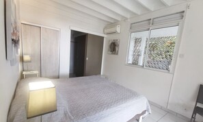 4 habitaciones, tabla de planchar con plancha, wifi y ropa de cama