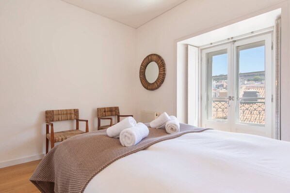 2 bedrooms, iron/ironing board, Internet, bed sheets - Downtown Apartment Santa Justa (Lisboa)