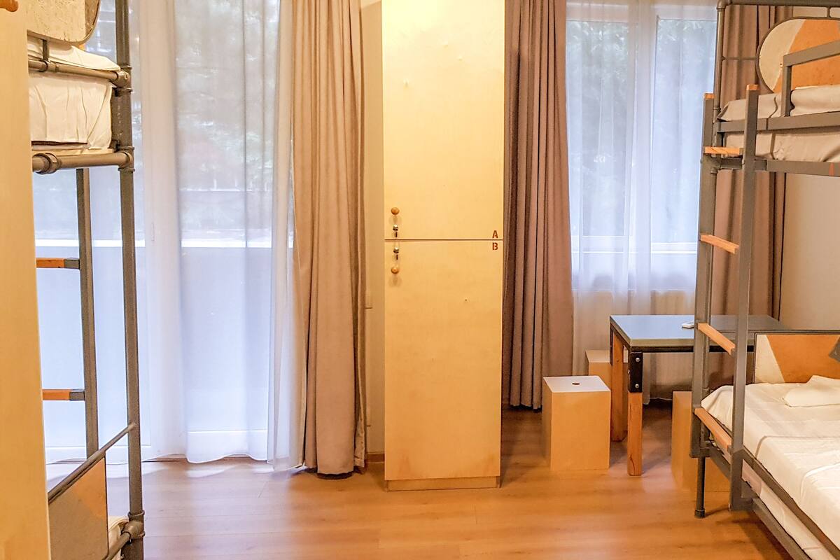 Standard-Vierbettzimmer