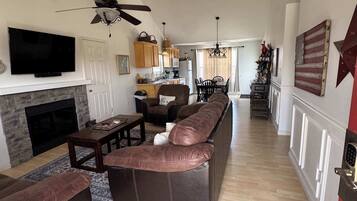 Télévision, cheminée