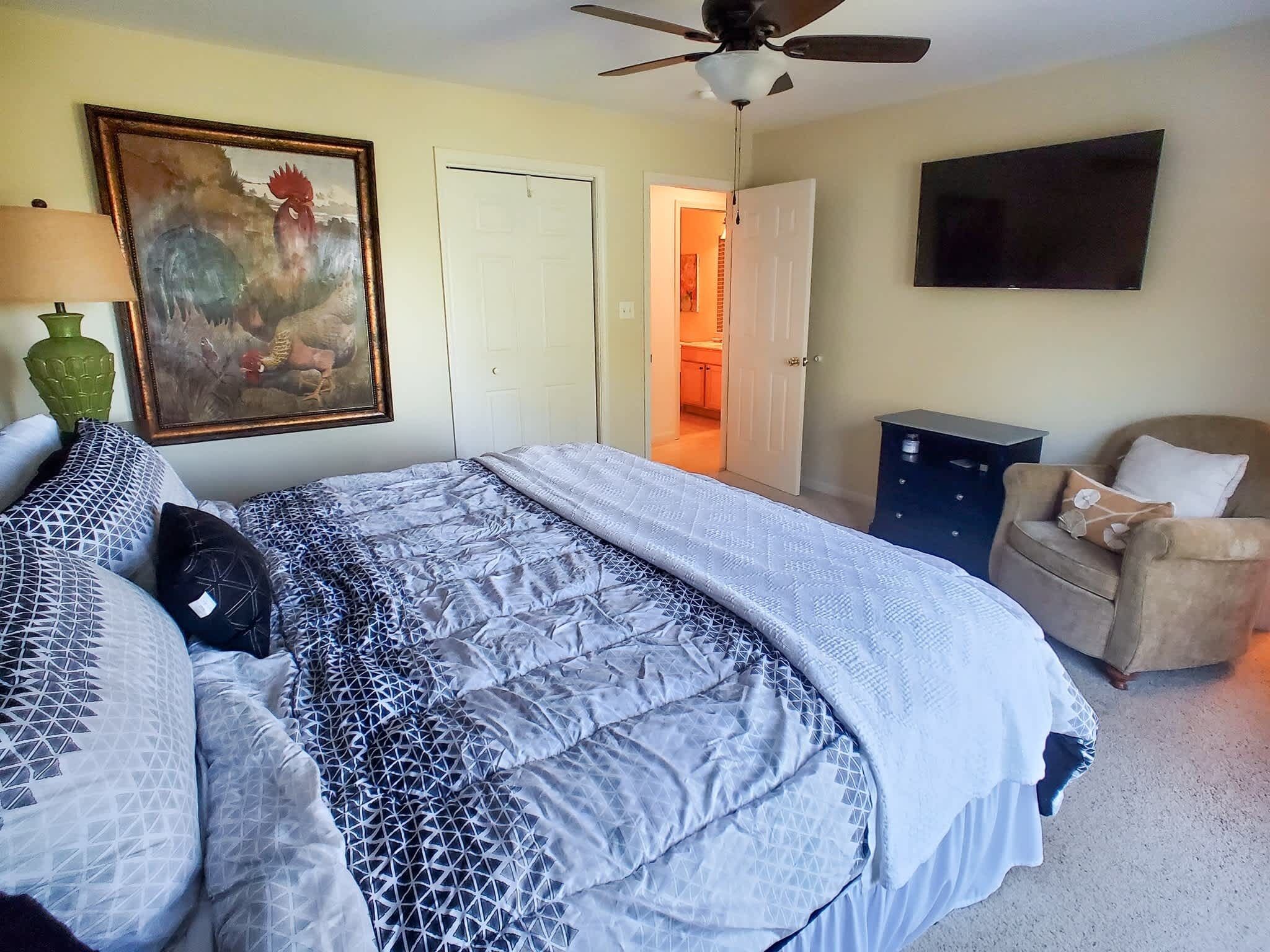 2 quartos, ferros/tábuas de passar roupa, Wi-Fi, roupa de cama