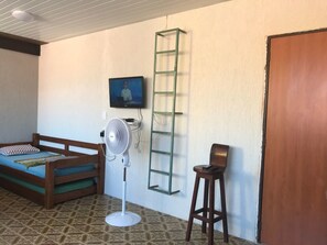 Desk, laptop workspace, iron/ironing board, free WiFi - Suíte Marechal (Arraial do Cabo)