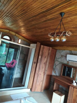 Deluxe Double Room | Air conditioning