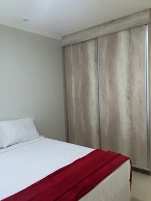 Apartment | Free WiFi, bed sheets