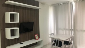Apartment | Living room | Flat-screen TV - Eco Ribeira (Angra dos Reis)