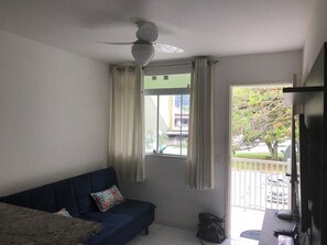 Appartement | Woonkamer | Flatscreentelevisie