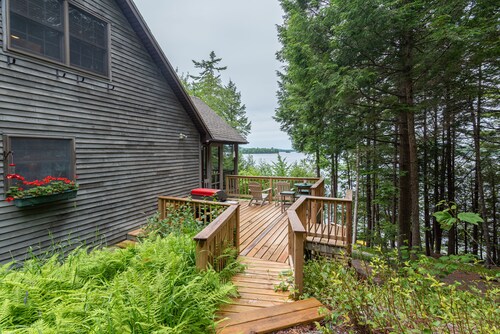 Gorgeous lakefront home w/ dock, canoe, kayaks & lake/forest views