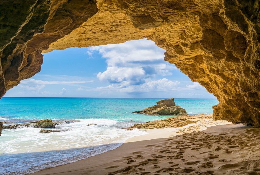 Best Time to Visit St Maarten for Perfect Weather and Fewer Crowds 6 The Hotel Porto Cupecoy