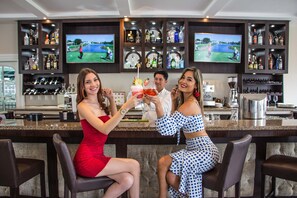 Bar (trong khuôn viên)