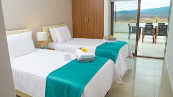 2 bedrooms, down duvets, Tempur-Pedic beds, in-room safe