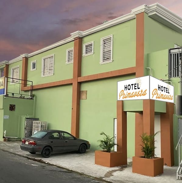 숙박 시설 정면