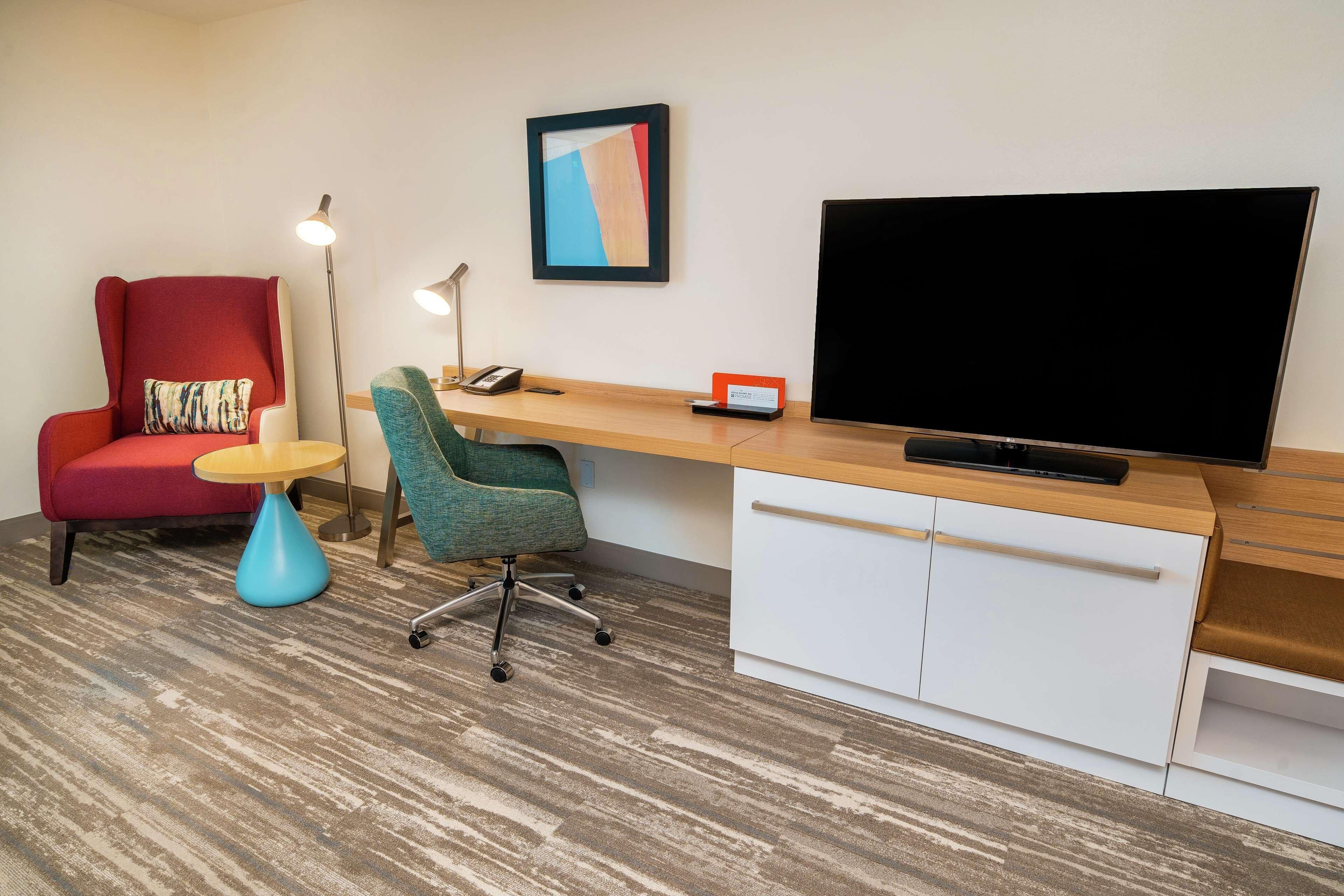Premium bedding, pillowtop beds, desk, laptop workspace
