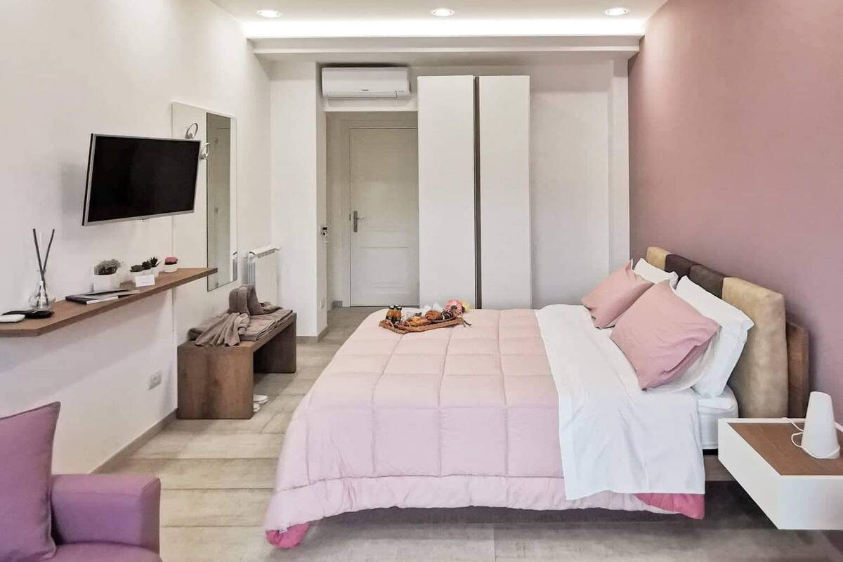 Quadruple Room, Balcony | Hypo-allergenic bedding, desk, laptop workspace, soundproofing
