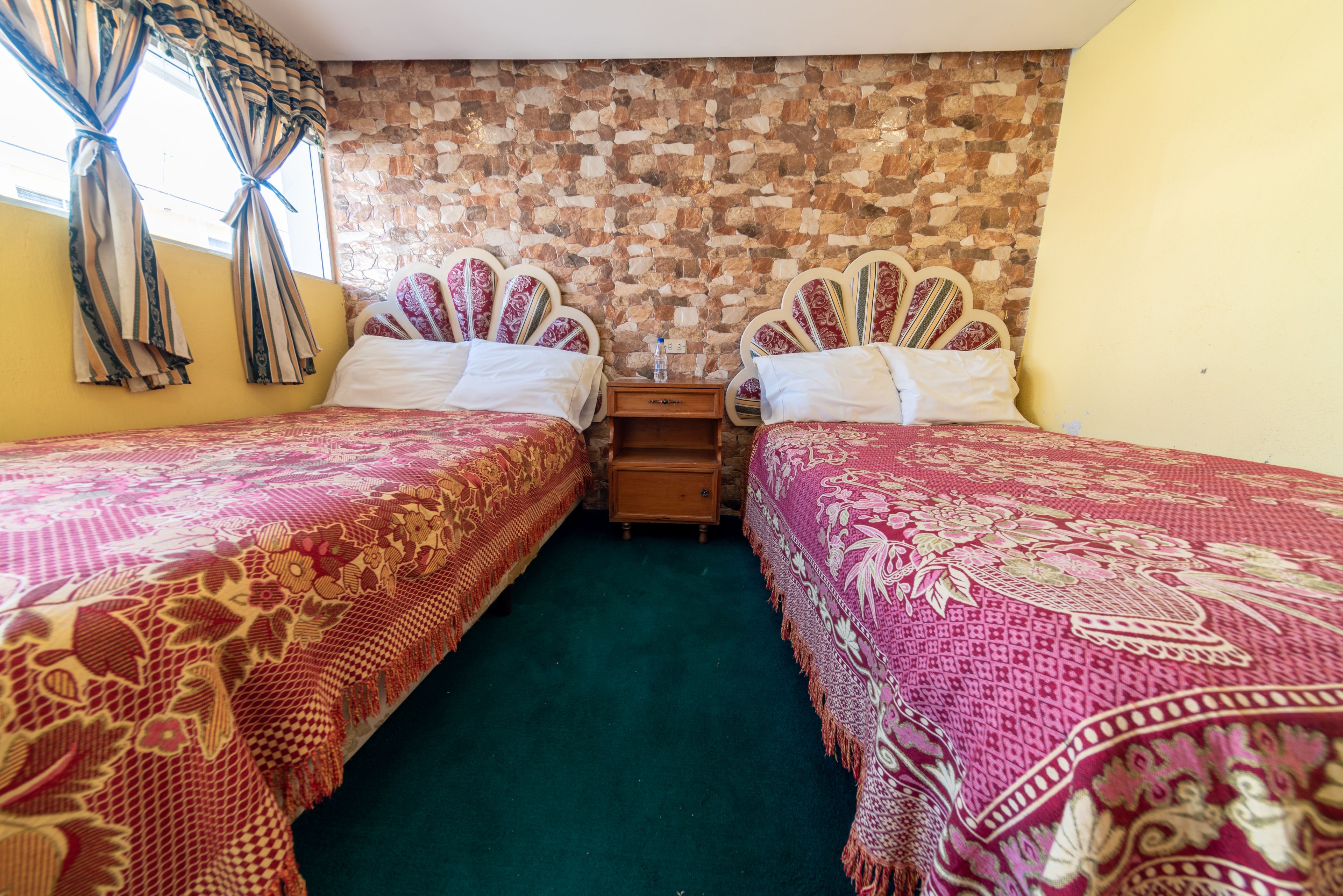 Habitación ejecutiva | Wifi gratis y ropa de cama