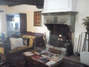 Living area - B&B Borgo del Fornello (San Benedetto Val di Sambro)