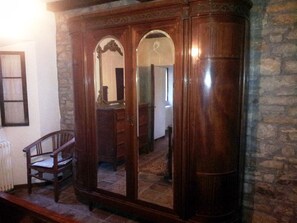 Comfort Double Room, Private Bathroom, Garden View | Iron/ironing board, free WiFi, bed sheets - B&B Borgo del Fornello (San Benedetto Val di Sambro)
