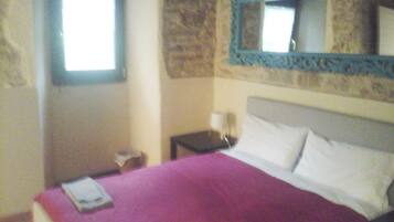 Fer et planche Ă repasser, Wi-Fi gratuit, draps fournis