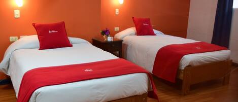 獨特裝潢、布置獨特、書桌、筆電工作空間