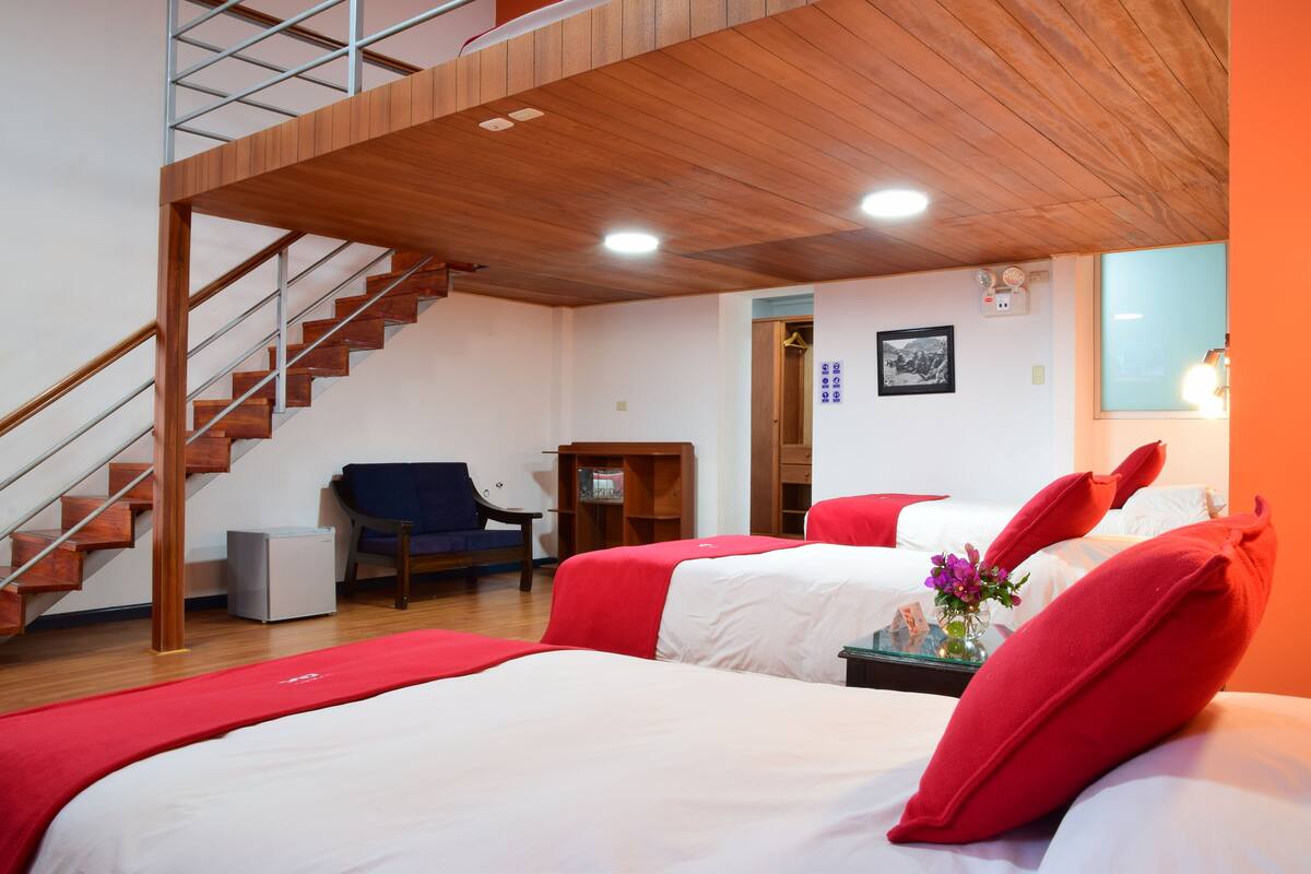 Standar Familly Room | Desk, laptop workspace, WiFi (free), individually decorated