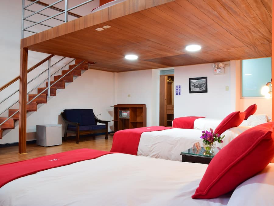 Standar Familly Room | Individually decorated, individually furnished, desk, laptop workspace