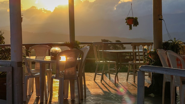 Outdoor dining - San Julio Hospedaje Campestre (Dagua)