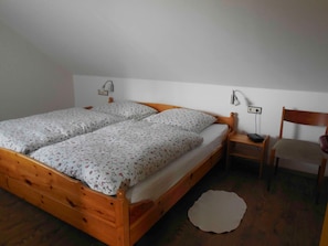 2 Schlafzimmer, Reisekinderbett, WLAN