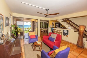 Tv, dvd-spelare och en stereo