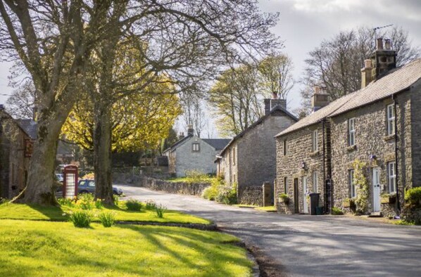 Exterior - Derbyshire home with breathtaking surroundings (Sheldon)