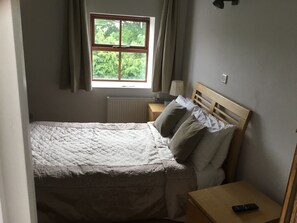 5 bedrooms, WiFi - Derbyshire home with breathtaking surroundings (Sheldon)