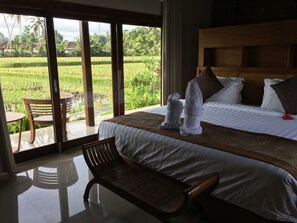 Familie villa, 2 slaapkamers | Luxe beddengoed, donzen dekbedden, pillowtop-bedden, een minibar