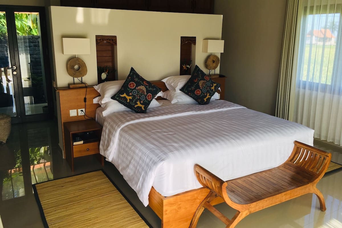 Deluxe Villa | Premium bedding, down duvets, pillow-top beds, minibar