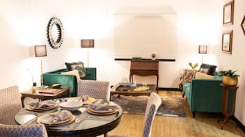 Master Suite | Egyptian cotton sheets, premium bedding, in-room safe