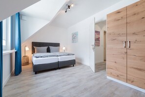 3 Schlafzimmer, Reisekinderbett, WLAN