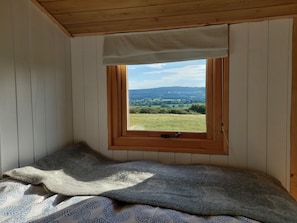 Cabin, Ensuite (Shepherd's Hut) | Bed sheets